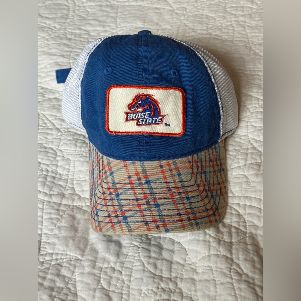 NCAA by Signatures Boise State Blue and Plaid Cap NWT excellent condition